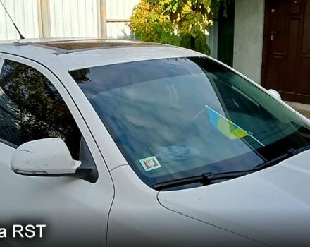 Белый Шкода Октавия, объемом двигателя 2 л и пробегом 300 тыс. км за 8000 $, фото 6 на Automoto.ua