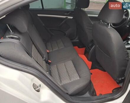 Белый Шкода Октавия, объемом двигателя 1.6 л и пробегом 240 тыс. км за 8100 $, фото 20 на Automoto.ua