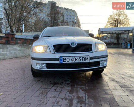 Білий Шкода Октавія, об'ємом двигуна 1.6 л та пробігом 330 тис. км за 6688 $, фото 4 на Automoto.ua