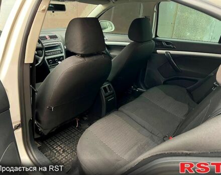 Белый Шкода Октавия, объемом двигателя 1.6 л и пробегом 257 тыс. км за 7000 $, фото 9 на Automoto.ua