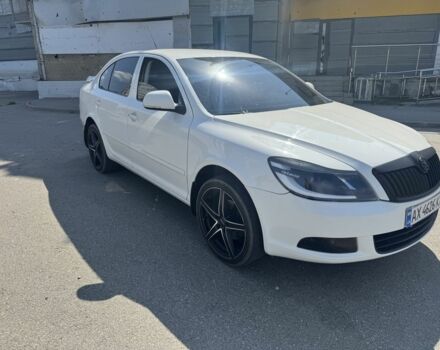 Белый Шкода Октавия, объемом двигателя 1.8 л и пробегом 216 тыс. км за 8400 $, фото 1 на Automoto.ua