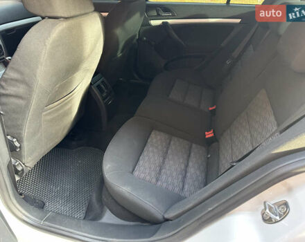 Білий Шкода Октавія, об'ємом двигуна 1.6 л та пробігом 250 тис. км за 6400 $, фото 8 на Automoto.ua
