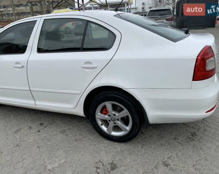 Белый Шкода Октавия, объемом двигателя 1.8 л и пробегом 213 тыс. км за 6400 $, фото 11 на Automoto.ua
