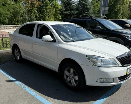 Белый Шкода Октавия, объемом двигателя 1.8 л и пробегом 113 тыс. км за 7900 $, фото 2 на Automoto.ua