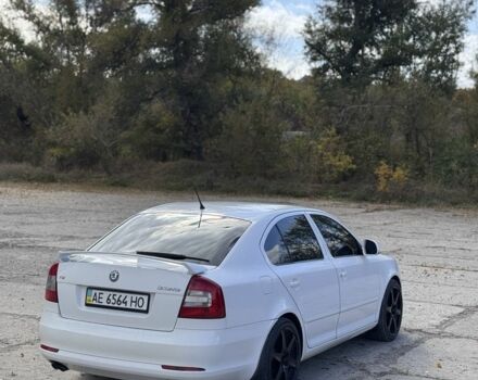Білий Шкода Октавія, об'ємом двигуна 1.8 л та пробігом 246 тис. км за 7800 $, фото 4 на Automoto.ua