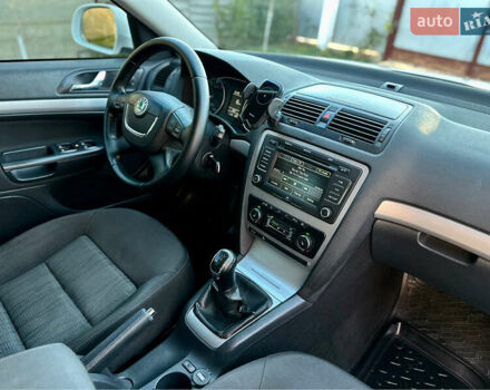 Белый Шкода Октавия, объемом двигателя 1.39 л и пробегом 275 тыс. км за 8200 $, фото 48 на Automoto.ua