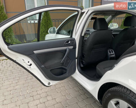 Білий Шкода Октавія, об'ємом двигуна 1.6 л та пробігом 189 тис. км за 8999 $, фото 19 на Automoto.ua