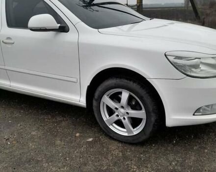 Белый Шкода Октавия, объемом двигателя 1.8 л и пробегом 219 тыс. км за 8200 $, фото 13 на Automoto.ua