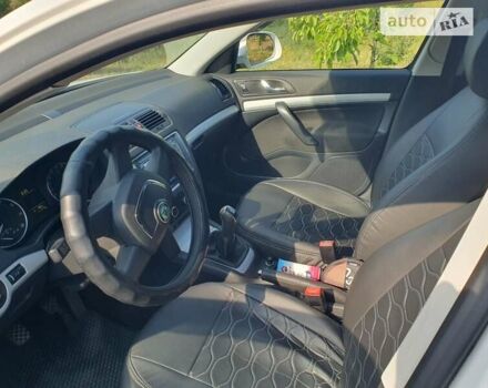 Шкода Октавія 2011 у Тальном на Automoto.ua Білий Шкода Октавія, об'ємом двигуна 1.8 л та пробігом 115 тис. км за 11100 $, фото 2 на Automoto.ua