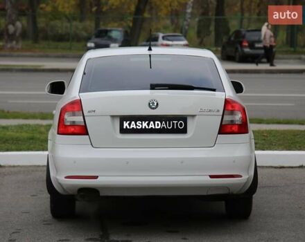 Белый Шкода Октавия, объемом двигателя 1.6 л и пробегом 239 тыс. км за 8100 $, фото 4 на Automoto.ua