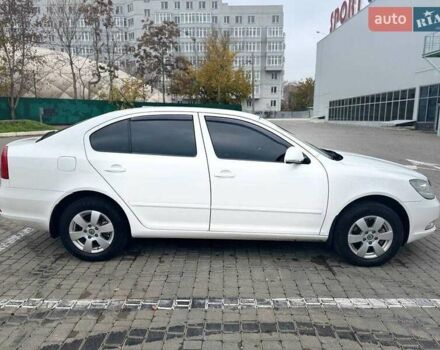 Белый Шкода Октавия, объемом двигателя 1.8 л и пробегом 180 тыс. км за 7200 $, фото 3 на Automoto.ua