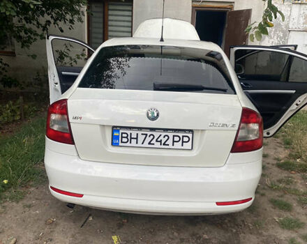 Белый Шкода Октавия, объемом двигателя 1.6 л и пробегом 214 тыс. км за 7800 $, фото 4 на Automoto.ua