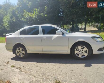 Белый Шкода Октавия, объемом двигателя 1.97 л и пробегом 280 тыс. км за 9500 $, фото 5 на Automoto.ua