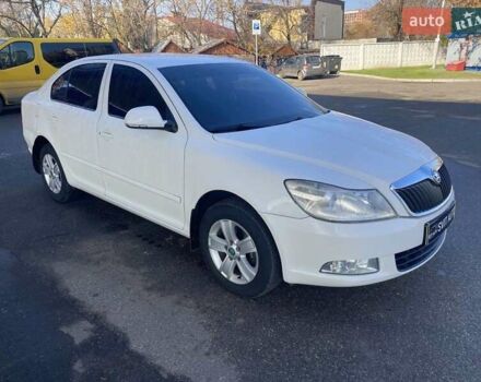 Белый Шкода Октавия, объемом двигателя 1.6 л и пробегом 195 тыс. км за 7800 $, фото 3 на Automoto.ua