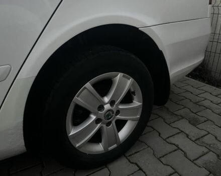 Белый Шкода Октавия, объемом двигателя 1.6 л и пробегом 190 тыс. км за 7000 $, фото 2 на Automoto.ua