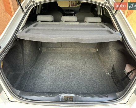 Білий Шкода Октавія, об'ємом двигуна 1.6 л та пробігом 250 тис. км за 6400 $, фото 11 на Automoto.ua