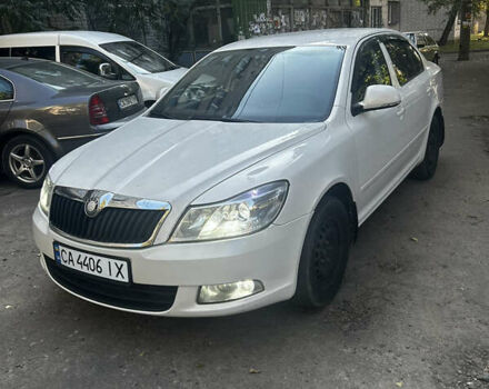 Белый Шкода Октавия, объемом двигателя 1.97 л и пробегом 321 тыс. км за 8150 $, фото 1 на Automoto.ua