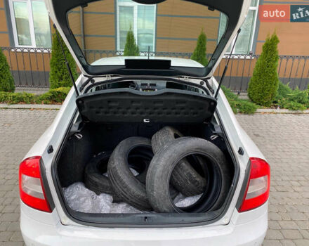 Білий Шкода Октавія, об'ємом двигуна 1.6 л та пробігом 189 тис. км за 8999 $, фото 26 на Automoto.ua