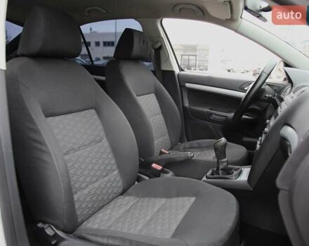 Белый Шкода Октавия, объемом двигателя 1.6 л и пробегом 239 тыс. км за 8100 $, фото 9 на Automoto.ua