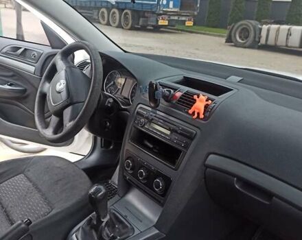 Белый Шкода Октавия, объемом двигателя 1.6 л и пробегом 310 тыс. км за 6500 $, фото 5 на Automoto.ua