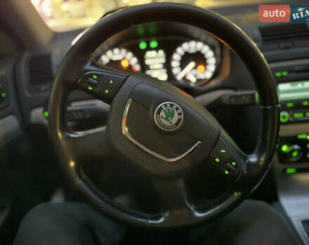 Белый Шкода Октавия, объемом двигателя 1.6 л и пробегом 200 тыс. км за 9999 $, фото 9 на Automoto.ua