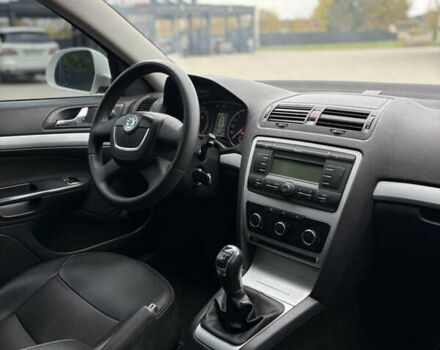 Белый Шкода Октавия, объемом двигателя 1.6 л и пробегом 383 тыс. км за 5350 $, фото 23 на Automoto.ua