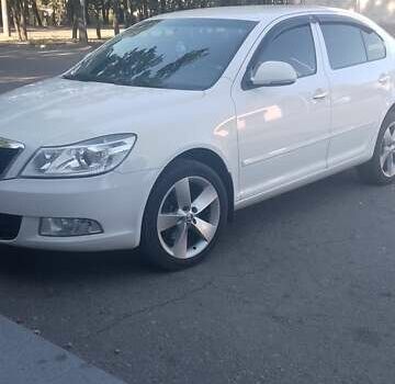 Білий Шкода Октавія, об'ємом двигуна 1.8 л та пробігом 184 тис. км за 7500 $, фото 4 на Automoto.ua