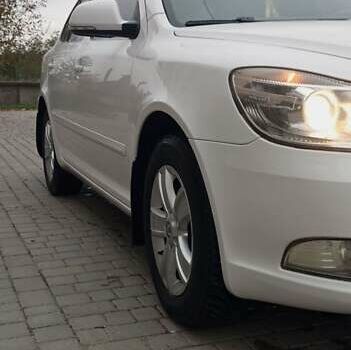 Белый Шкода Октавия, объемом двигателя 1.6 л и пробегом 264 тыс. км за 6728 $, фото 18 на Automoto.ua