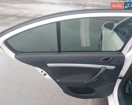 Білий Шкода Октавія, об'ємом двигуна 1.6 л та пробігом 282 тис. км за 5799 $, фото 43 на Automoto.ua