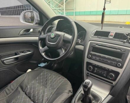 Белый Шкода Октавия, объемом двигателя 1.8 л и пробегом 180 тыс. км за 7200 $, фото 17 на Automoto.ua