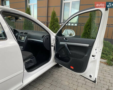 Білий Шкода Октавія, об'ємом двигуна 1.6 л та пробігом 189 тис. км за 8999 $, фото 16 на Automoto.ua