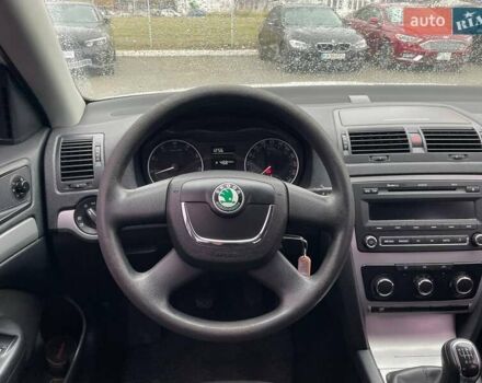 Белый Шкода Октавия, объемом двигателя 1.8 л и пробегом 155 тыс. км за 7990 $, фото 13 на Automoto.ua