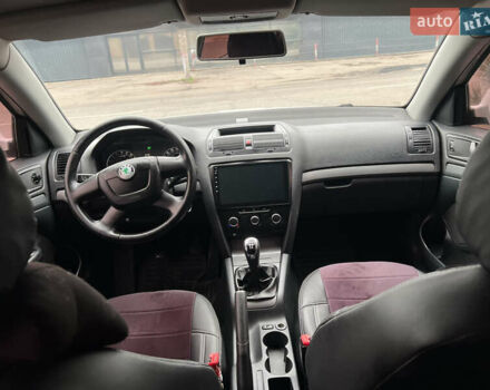 Білий Шкода Октавія, об'ємом двигуна 1.6 л та пробігом 270 тис. км за 6800 $, фото 19 на Automoto.ua
