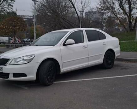 Белый Шкода Октавия, объемом двигателя 1.6 л и пробегом 240 тыс. км за 7600 $, фото 1 на Automoto.ua
