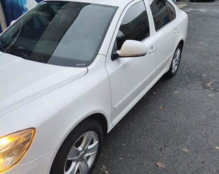 Белый Шкода Октавия, объемом двигателя 1.6 л и пробегом 209 тыс. км за 8700 $, фото 4 на Automoto.ua