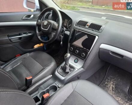 Белый Шкода Октавия, объемом двигателя 1.6 л и пробегом 448 тыс. км за 8500 $, фото 6 на Automoto.ua