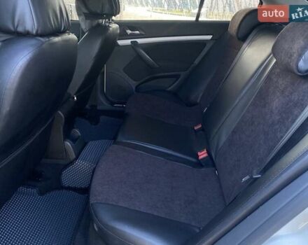 Белый Шкода Октавия, объемом двигателя 1.6 л и пробегом 195 тыс. км за 7800 $, фото 17 на Automoto.ua