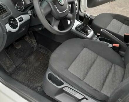 Белый Шкода Октавия, объемом двигателя 1.8 л и пробегом 219 тыс. км за 8200 $, фото 12 на Automoto.ua