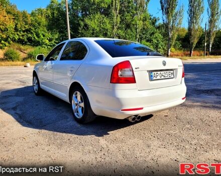 Белый Шкода Октавия, объемом двигателя 1.6 л и пробегом 208 тыс. км за 7500 $, фото 3 на Automoto.ua