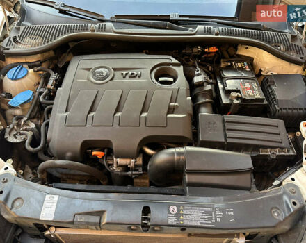 Білий Шкода Октавія, об'ємом двигуна 1.6 л та пробігом 250 тис. км за 6400 $, фото 10 на Automoto.ua