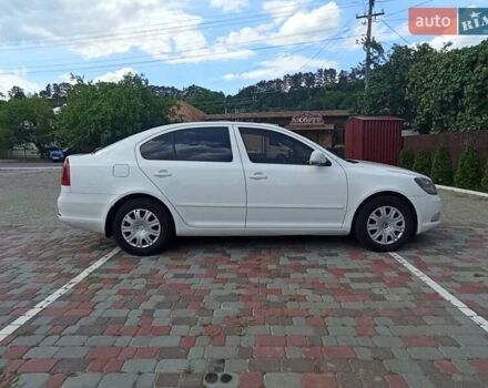 Шкода Октавия 2011 в Полтаве на Automoto.ua Белый Шкода Октавия, объемом двигателя 1.6 л и пробегом 300 тыс. км за 8500 $, фото 3 на Automoto.ua