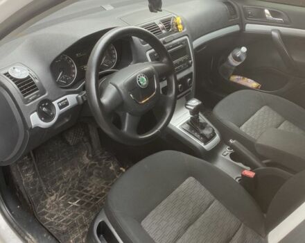 Белый Шкода Октавия, объемом двигателя 2 л и пробегом 190 тыс. км за 8200 $, фото 2 на Automoto.ua