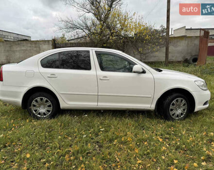 Шкода Октавия 2011 в Краснокутске на Automoto.ua Белый Шкода Октавия, объемом двигателя 1.6 л и пробегом 280 тыс. км за 5888 $, фото 21 на Automoto.ua