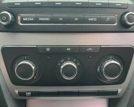 Белый Шкода Октавия, объемом двигателя 1.8 л и пробегом 155 тыс. км за 7990 $, фото 23 на Automoto.ua