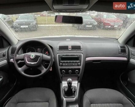 Белый Шкода Октавия, объемом двигателя 1.8 л и пробегом 155 тыс. км за 7990 $, фото 12 на Automoto.ua