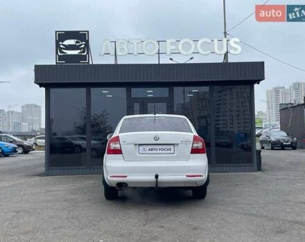 Белый Шкода Октавия, объемом двигателя 1.8 л и пробегом 155 тыс. км за 7990 $, фото 6 на Automoto.ua