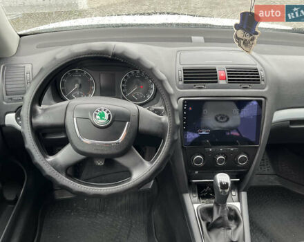Шкода Октавия 2011 в Николаеве на Automoto.ua Белый Шкода Октавия, объемом двигателя 1.6 л и пробегом 183 тыс. км за 7499 $, фото 2 на Automoto.ua