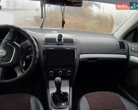 Белый Шкода Октавия, объемом двигателя 1.6 л и пробегом 194 тыс. км за 6800 $, фото 3 на Automoto.ua