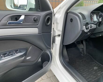 Белый Шкода Октавия, объемом двигателя 1.6 л и пробегом 189 тыс. км за 8999 $, фото 9 на Automoto.ua