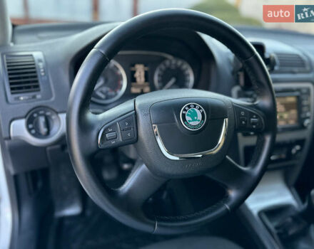 Белый Шкода Октавия, объемом двигателя 1.39 л и пробегом 275 тыс. км за 8200 $, фото 52 на Automoto.ua